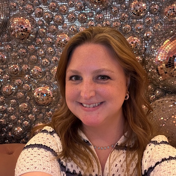 Meet your Posher, Mary Kate - Picture 4 of 5